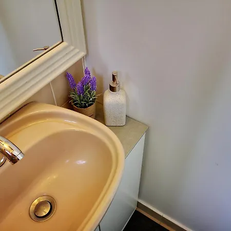 Tedy's Townhouse-margarita Gardens * Paphos