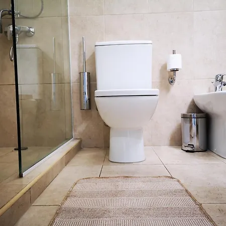 Tedy's Townhouse-margarita Gardens *