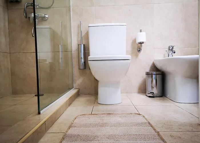 Tedy's Townhouse-margarita Gardens *